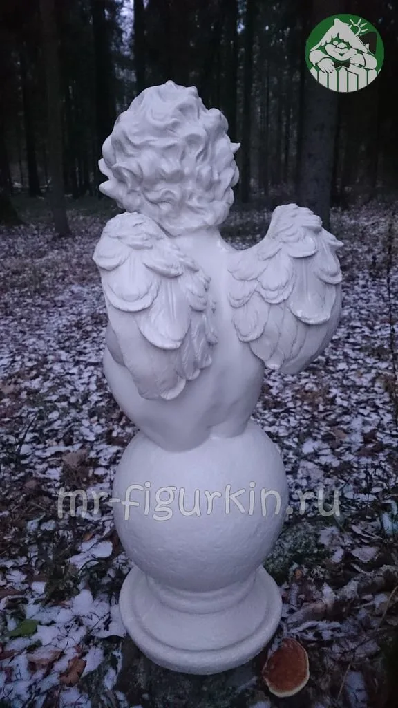 Фигура Ангел на шаре с пальчиком H-65 см