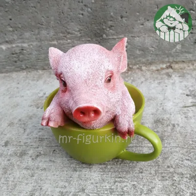Фигурка Хрюшка в чашке H-13см
