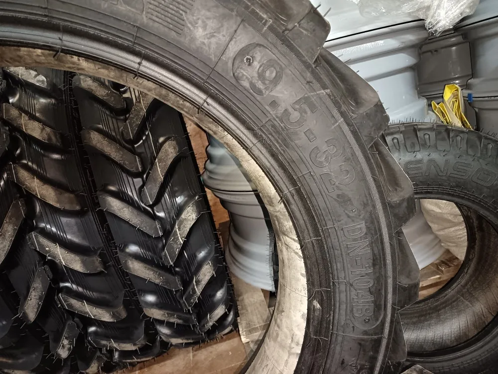 Шины задние Т-25 (9.5-32)