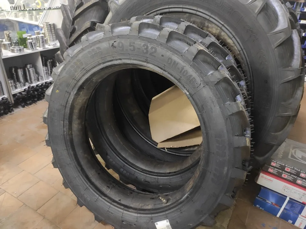 Шины задние Т-25 (9.5-32)
