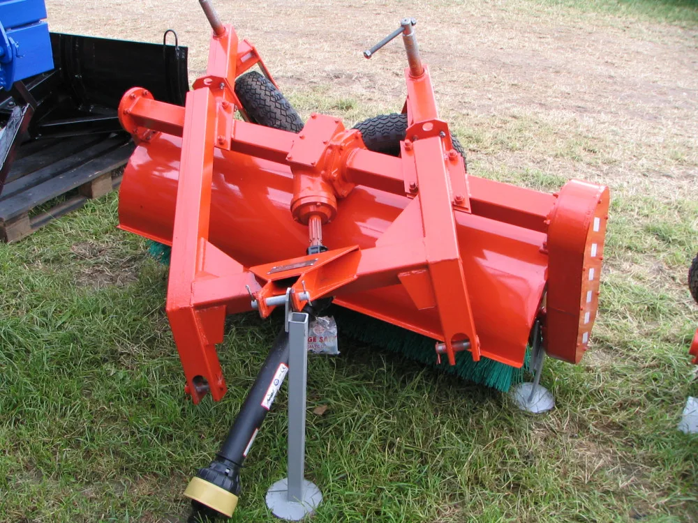 Щётка дорожная НО-86-010 (4х8) L=1500 (МТЗ-320)