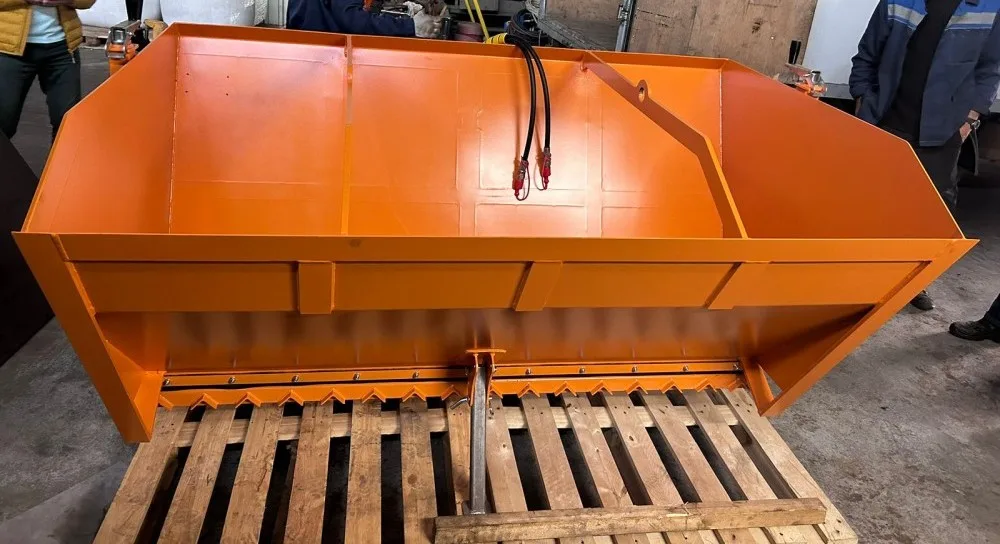 Пескоразбрасыватель навесной вибрационный для МТЗ, Zoomlion и других тракторов