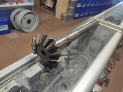 Вал вертикальный 52-2308063