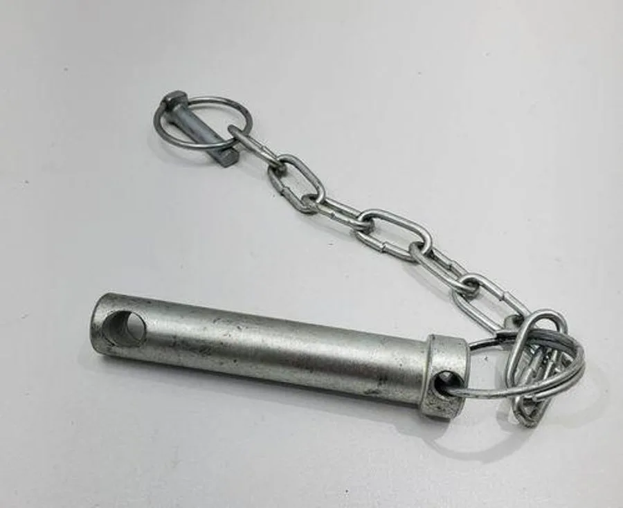 Палец центральной (верхней) тяги МТЗ-82 в сборе А61.03.001-02