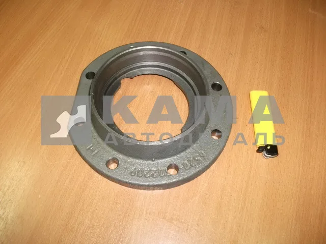 крышка Редуктора 6520 сред/мост (задний конец) 6520-2502209-10 (сальники 6520-2502180/280) голая*