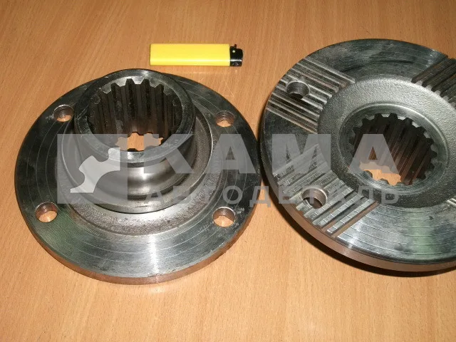 флянец Редуктора 6520-037 (1пыльник) 6520-2502037 ПАО КамАЗ (Торц.шлицы, D180,16вн.шлиц) *