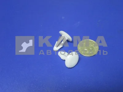 клипса обшивки кабины