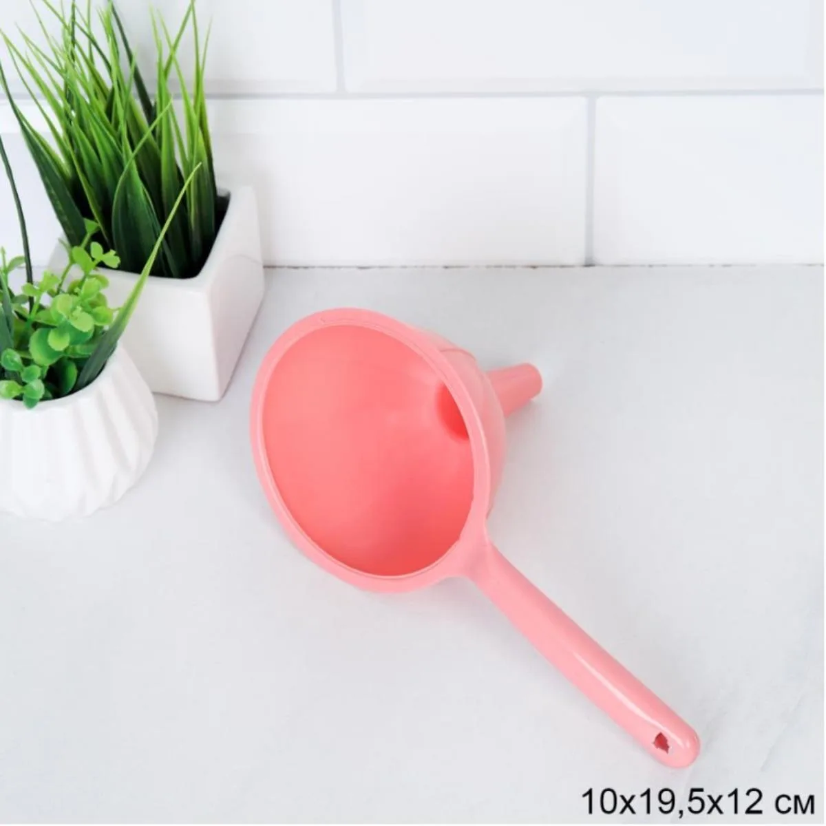 Воронка узкая 11см с ручкой C06F2 пластик *400