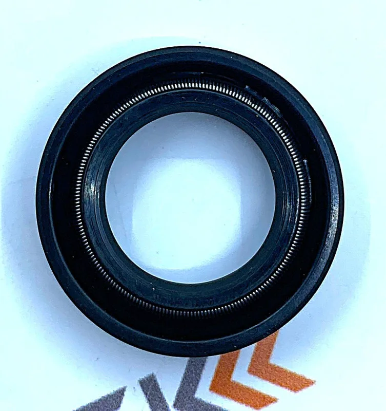 Манжета (сальник) 15х24х0х7х0 OIL SEALS, 040690-А