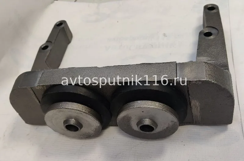 Кронштейн передней опоры силового агрегата на 65201