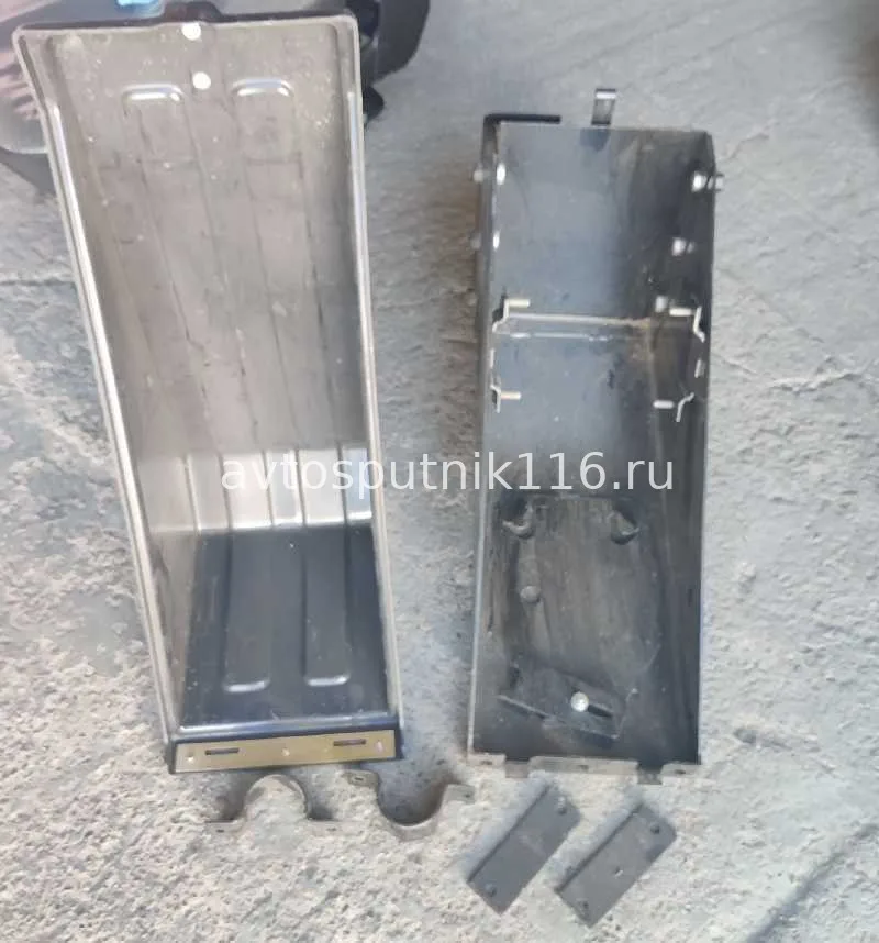 Ящик крепления домкрата