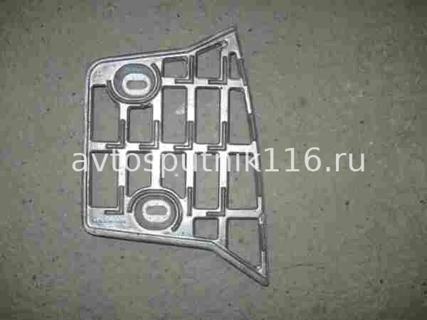 Подножка кабины нижняя (Правая) на 65115