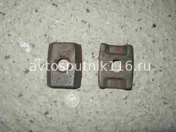 Прижим держателя запасного колеса