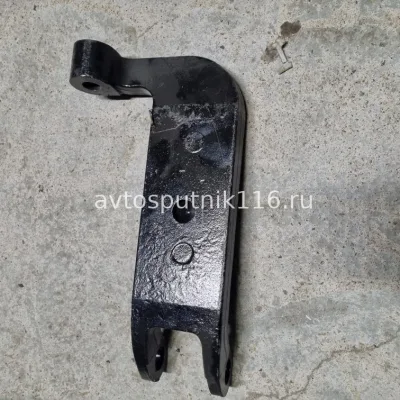 Кронштейн амортизатора правый на 65222