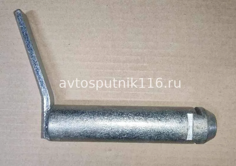 Палец буксирной вилки на 6520 задний