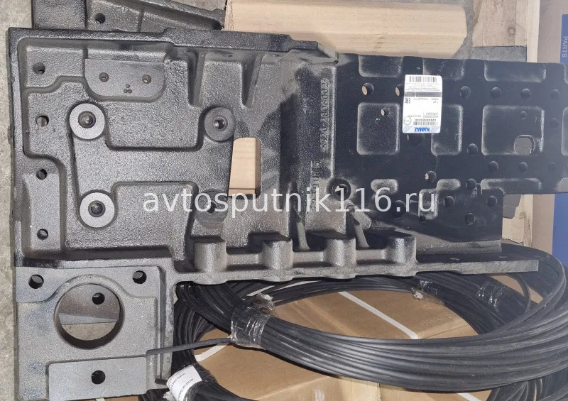 Кронштейн буксирной поперечины (ПРАВЫЙ ) 6520