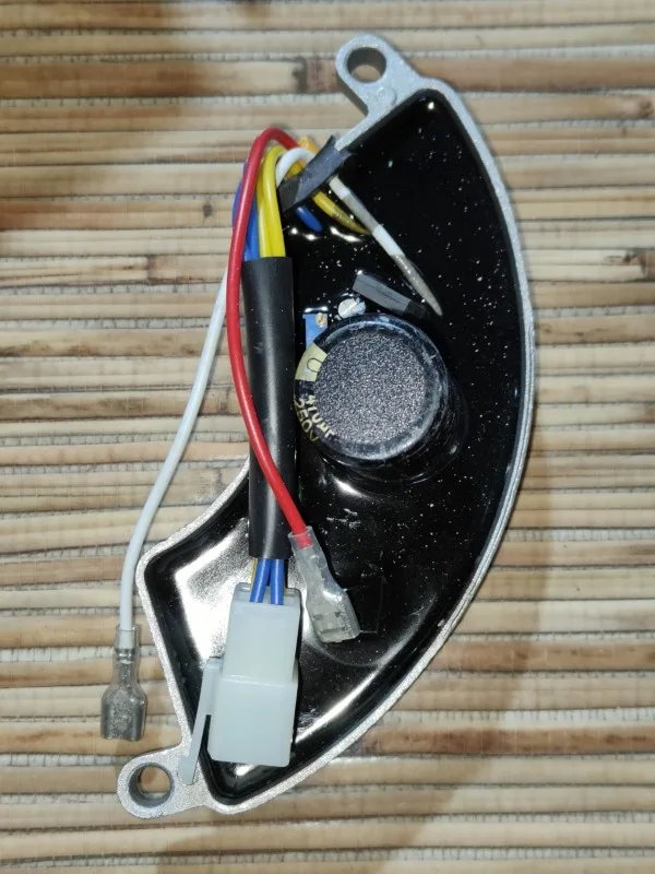 AVR 5,5кв. 220в
