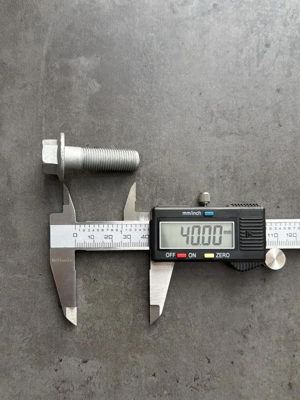 Болт фланцевый М12х40х1,25 8.8 оц. DIN 6921 без насечек