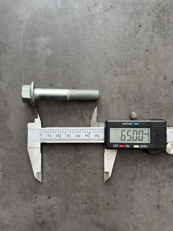 Болт фланцевый М12х65х1,25 8.8 оц. DIN 6921 без насечек