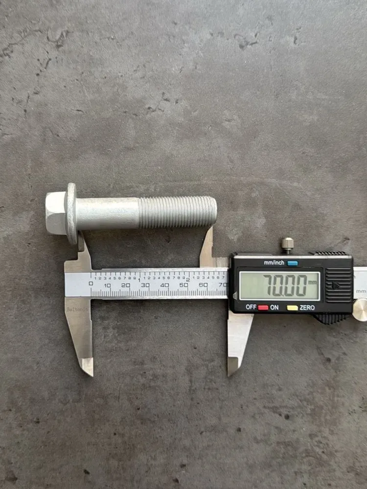 Болт фланцевый М16х70х1,5 10.9 оц. DIN 6921 без насечек