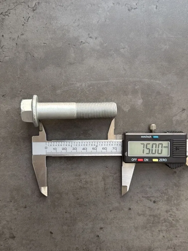 Болт фланцевый М16х75х1,5 10.9 оц. DIN 6921 без насечек