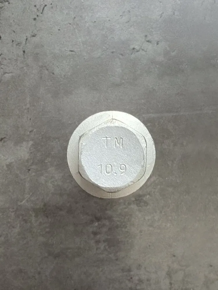 Болт фланцевый М16х110х1,5 10.9 оц. DIN 6921 без насечек