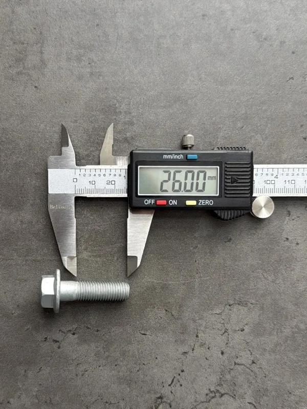 Болт фланцевый М10х40х1,25 8.8 оц. DIN 6921 без насечек