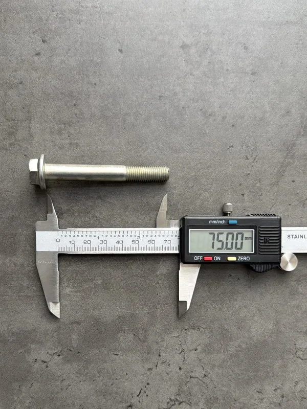 Болт фланцевый М10х75х1,25 8.8 оц. DIN 6921 без насечек