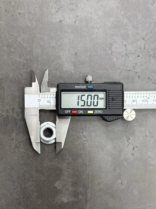 Гайка фланцевая М10х1,25 DIN 6923 КП 8, без насечек, оц.