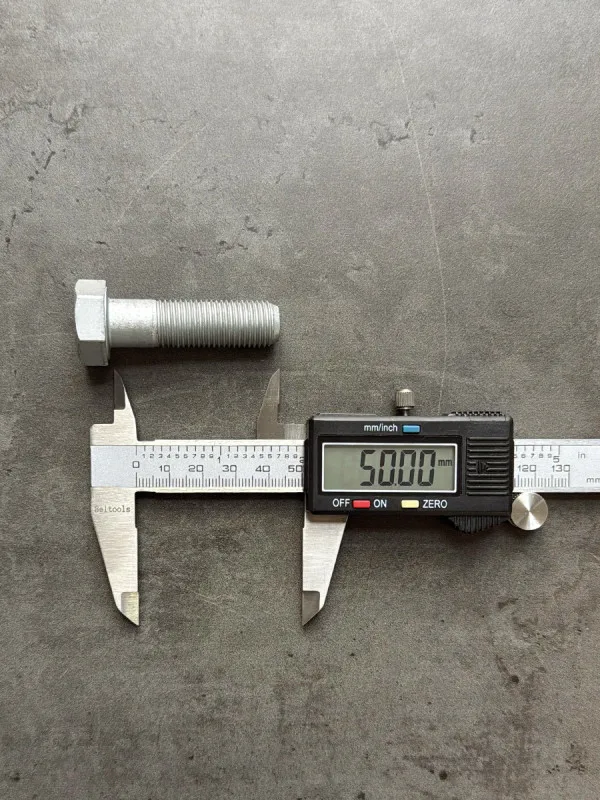 Болт М14х50х1,5 ГОСТ 7798-70 класс прочности 8.8 оцинкованный