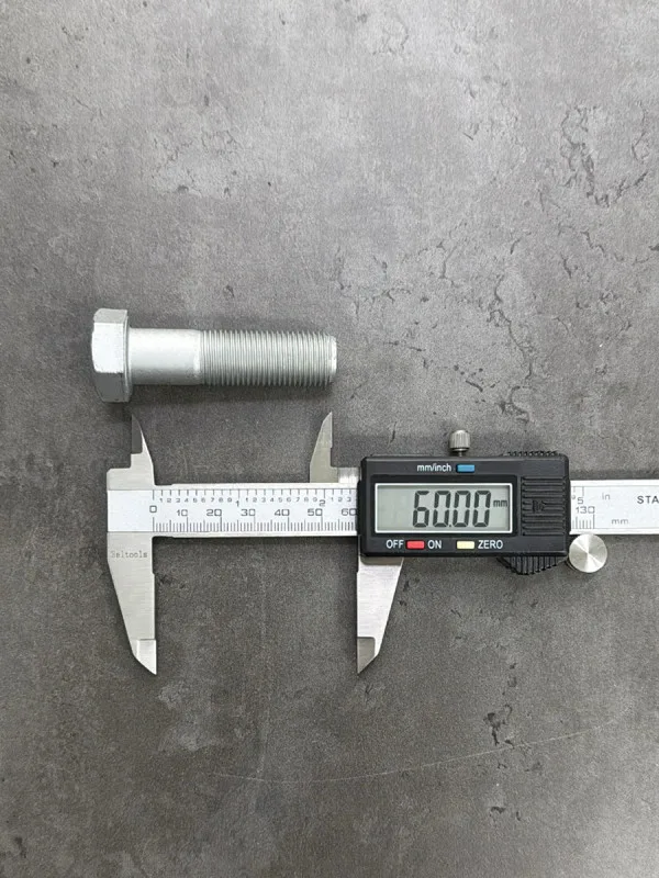 Болт М16х60х1,5 ГОСТ 7798-70 класс прочности 8.8 оцинкованный