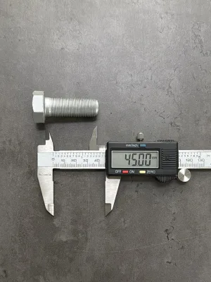 Болт М16х45х1,5 DIN 960 класс прочности 8.8 оцинкованный