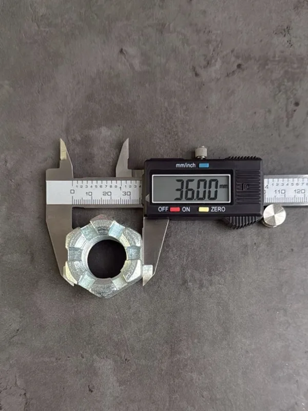 Гайка корончатая, прорезная низкая М24 DIN 937