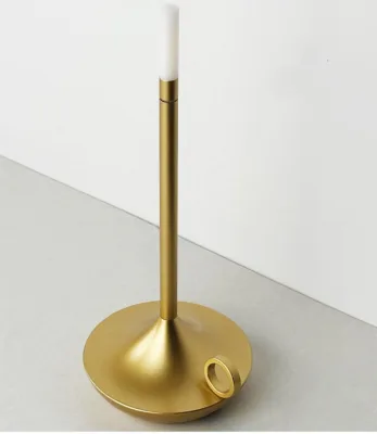 Лампа настол. d=11 см. h=25,5 см. 1 цв., 3 реж. ярк. алюм., золотая LED CANDLE MGline /1/20/ ТП