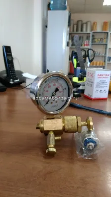 Заправочное устройство для заправки гидромолота азотом (редуктор без баллона)
