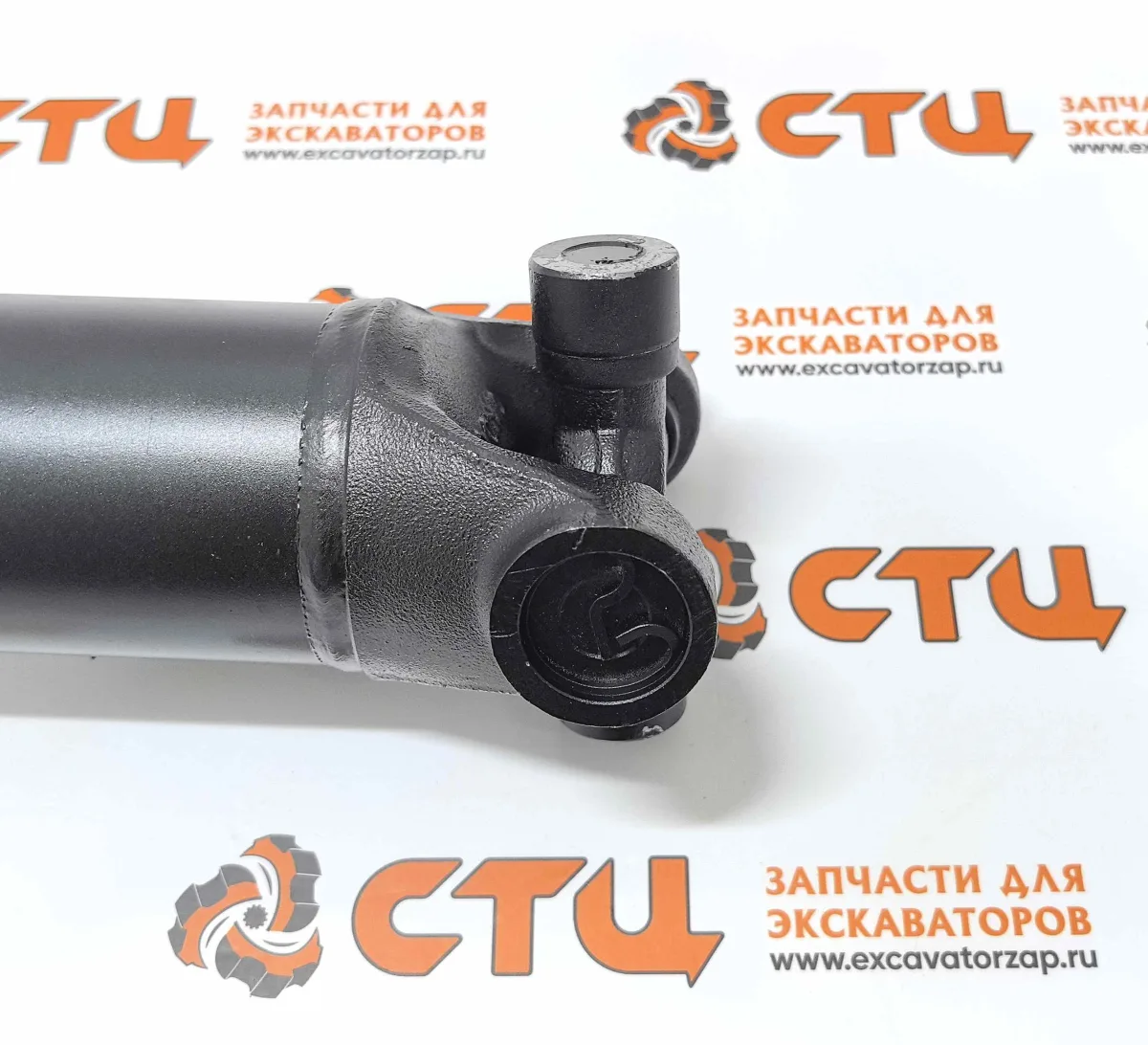 Карданный вал передний TEREX 6114050M91