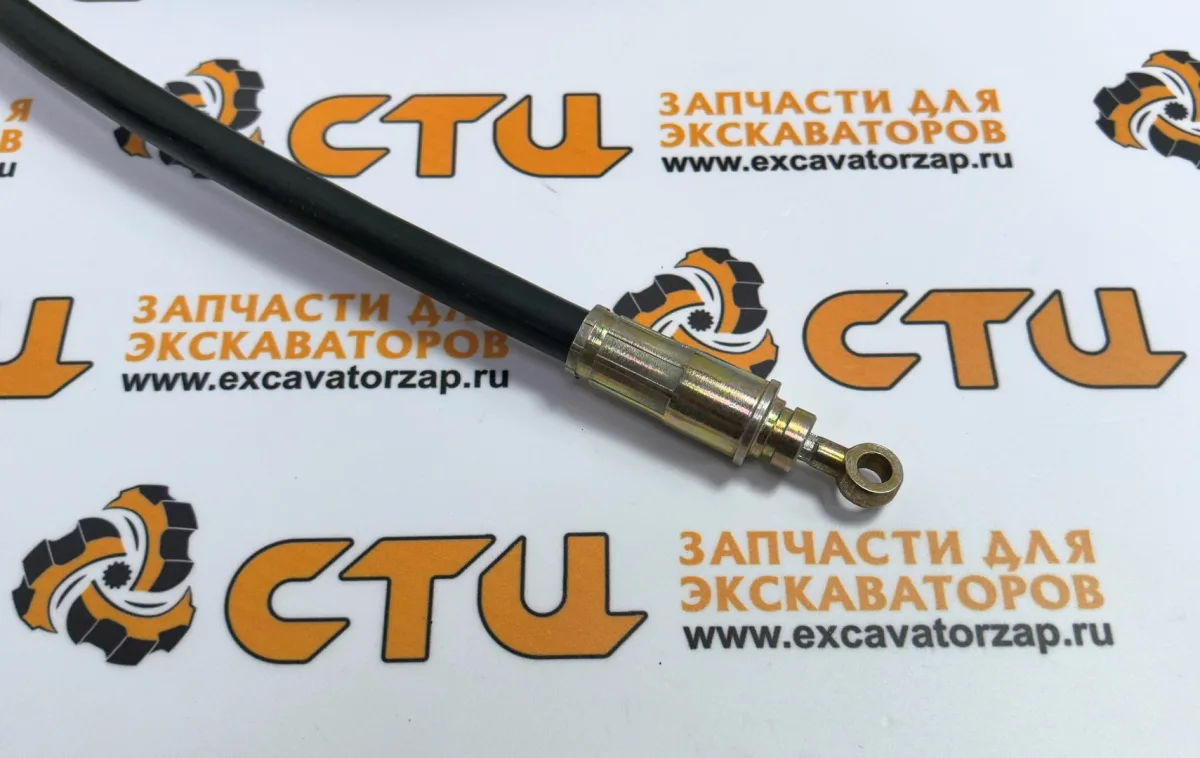 Трос блокировки стрелы 6111372M91, T112468 экскаватора погрузчика TEREX (после 2005года)