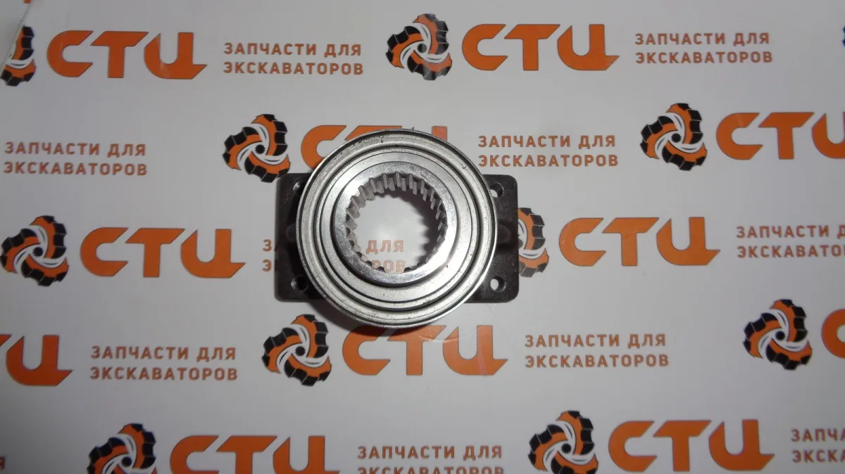 Фланец (хвостовик) КПП экскаватора погрузчика TEREX-FERMEC 860
