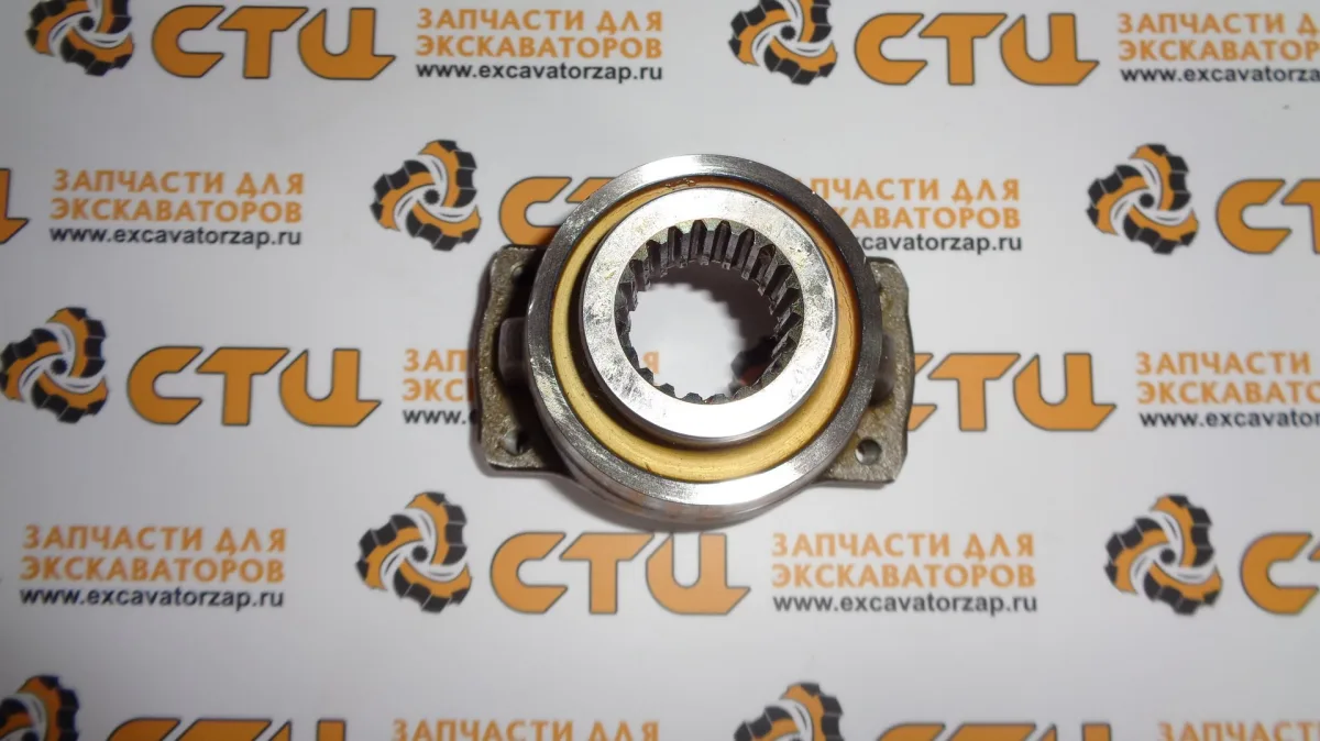 Фланец 6194417М1 КПП экскаватора погрузчика TEREX 820, 860
