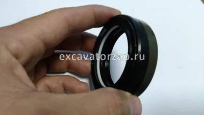Сальник полуоси Volvo BL61, BL71 VOE11715254