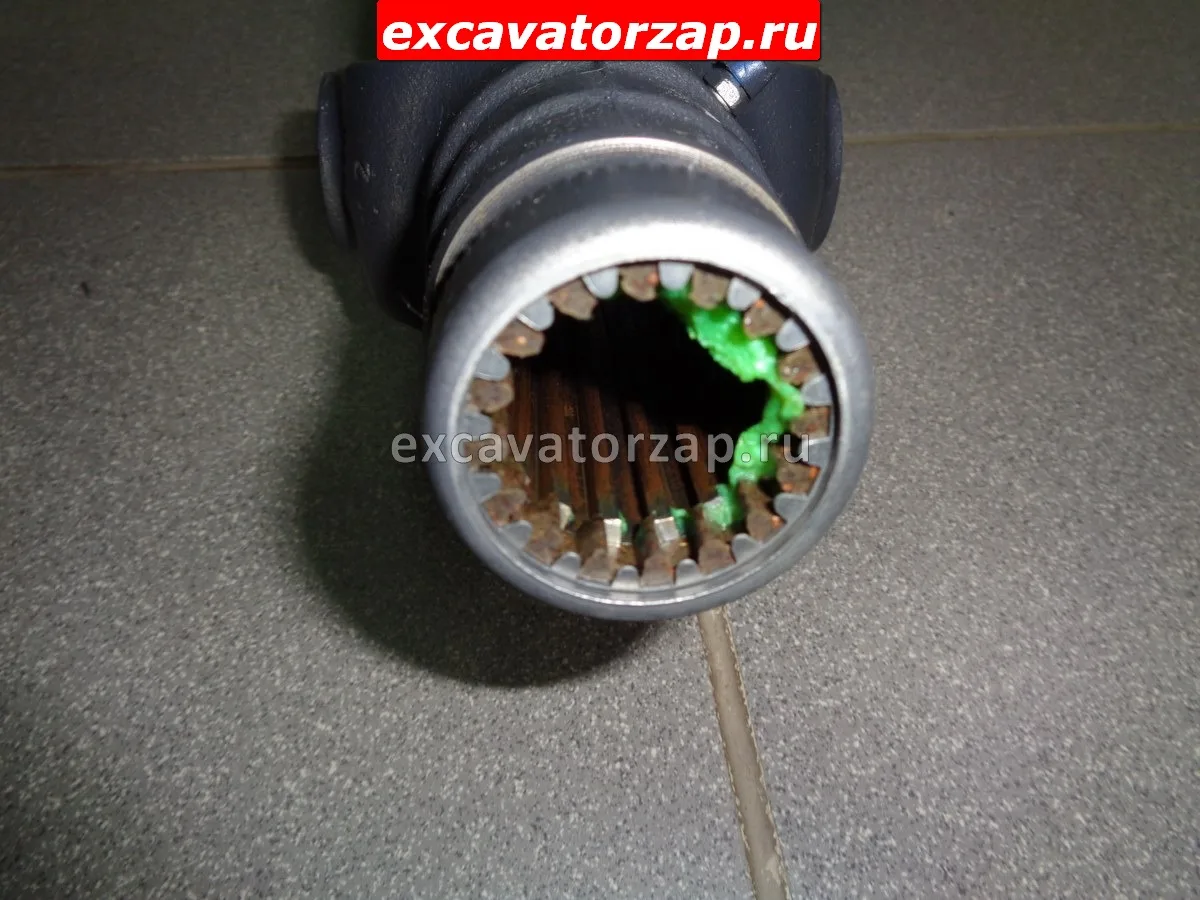 Вал карданный передний VOE15017908 экскаватора погрузчика Volvo BL71