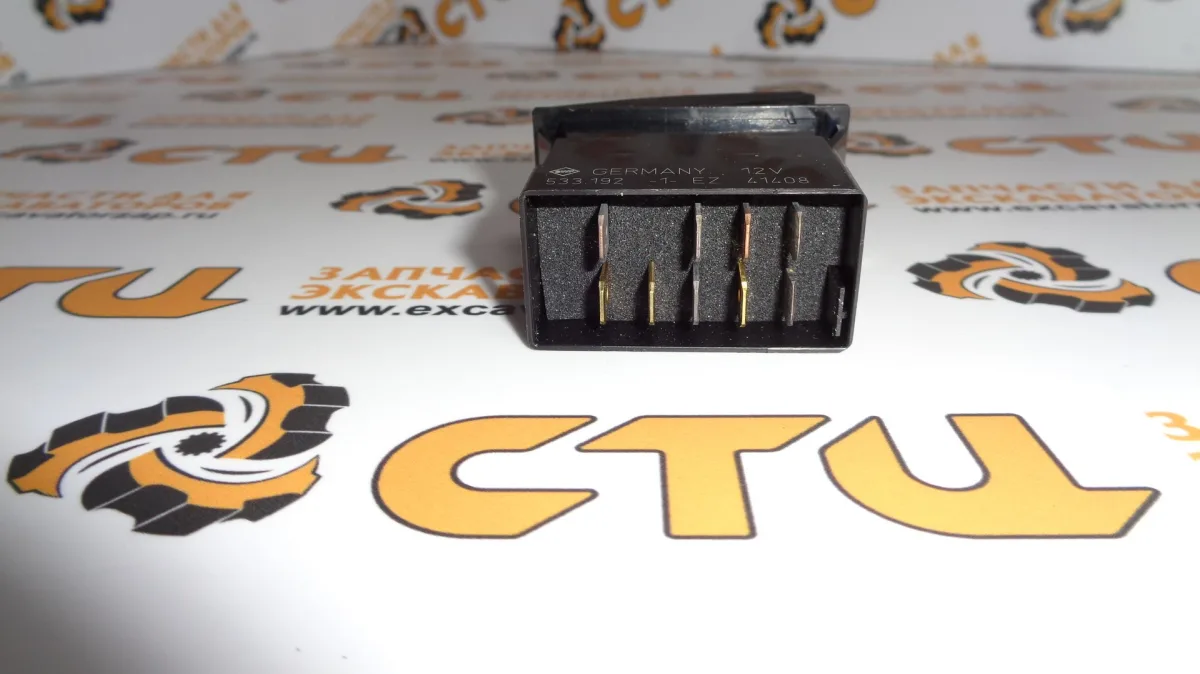 Переключатель (кнопка) VOE11890297 экскаватора погрузчика Volvo BL61, BL71