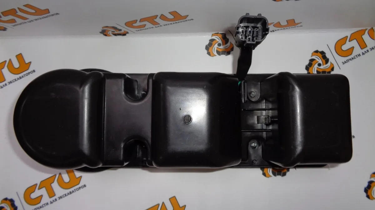 Фонарь задний правый 21EA-30460 экскаватора Hyundai R140W-7, R170W-7 ...