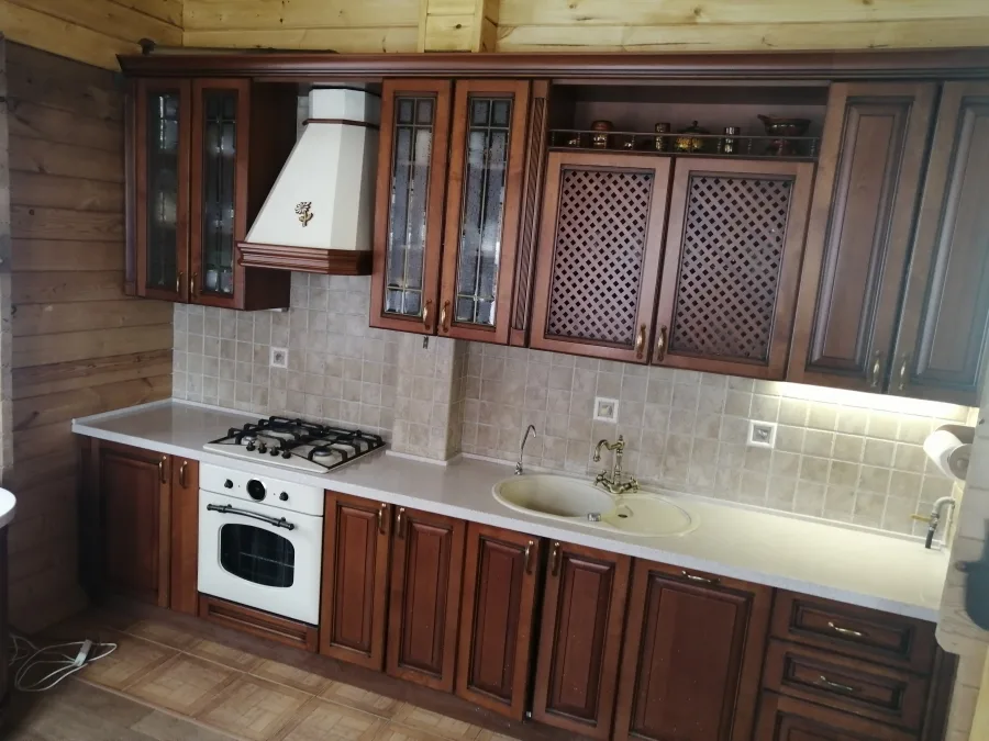 Cтолешница в кухню с накладной мойкой мойкой.