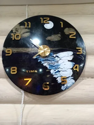 Часы из эпоксидной смолы