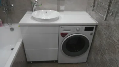 Столешница в ванную комнату с накладной раковиной