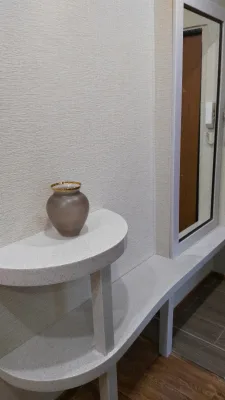 Прихожая из искусственного камня