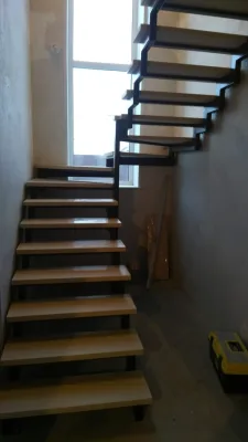Cтупени из искусственного, жидкого камня.