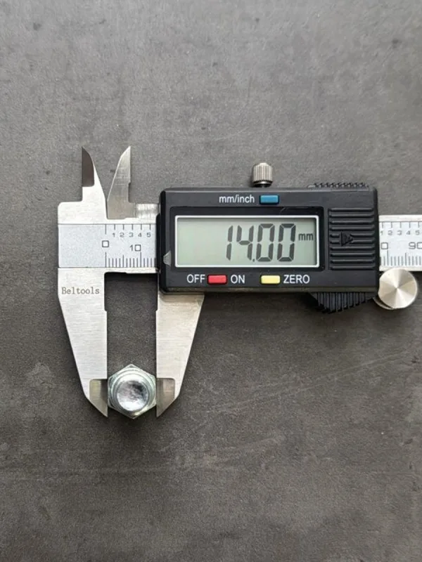 Болт с уменьшенной головкой М10х35 ГОСТ 7796-70 кл. пр. 10.9 оц.