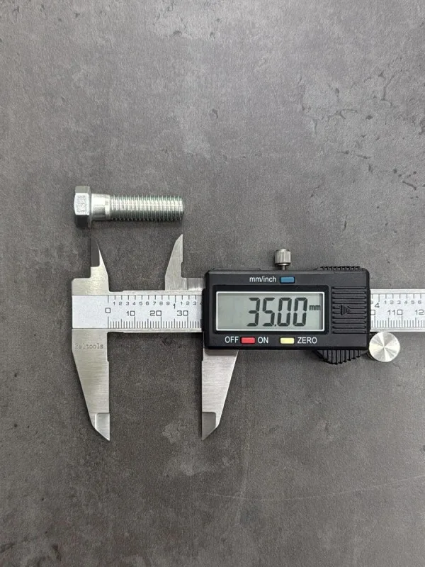 Болт с уменьшенной головкой М10х35 ГОСТ 7796-70 кл. пр. 10.9 оц.